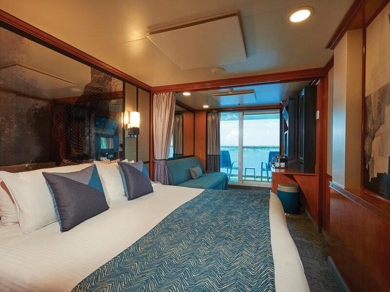 Aft-Facing Club Balcony Suite